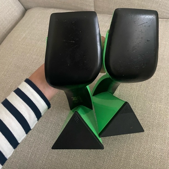 Attico Devon patent leather mule sandals - Picture 14 of 14